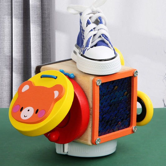 Busy Cube Shoelace