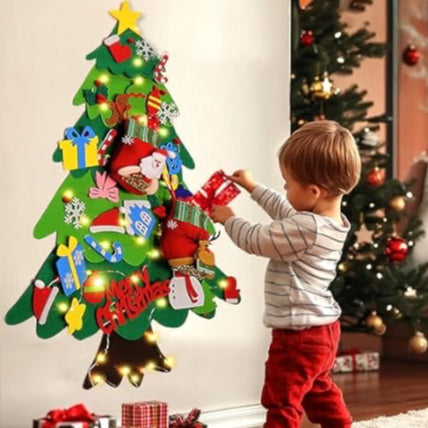 DIY Felt Christmas Tree Wall Decoration