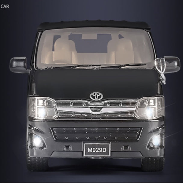 Toyota Hiace MPV Van 1:32 Alloy Diecast Car
