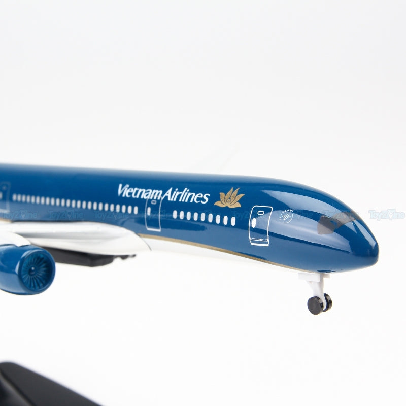 Airbus A380  Vietnam Airlines Diecast Airplane Model Toys
